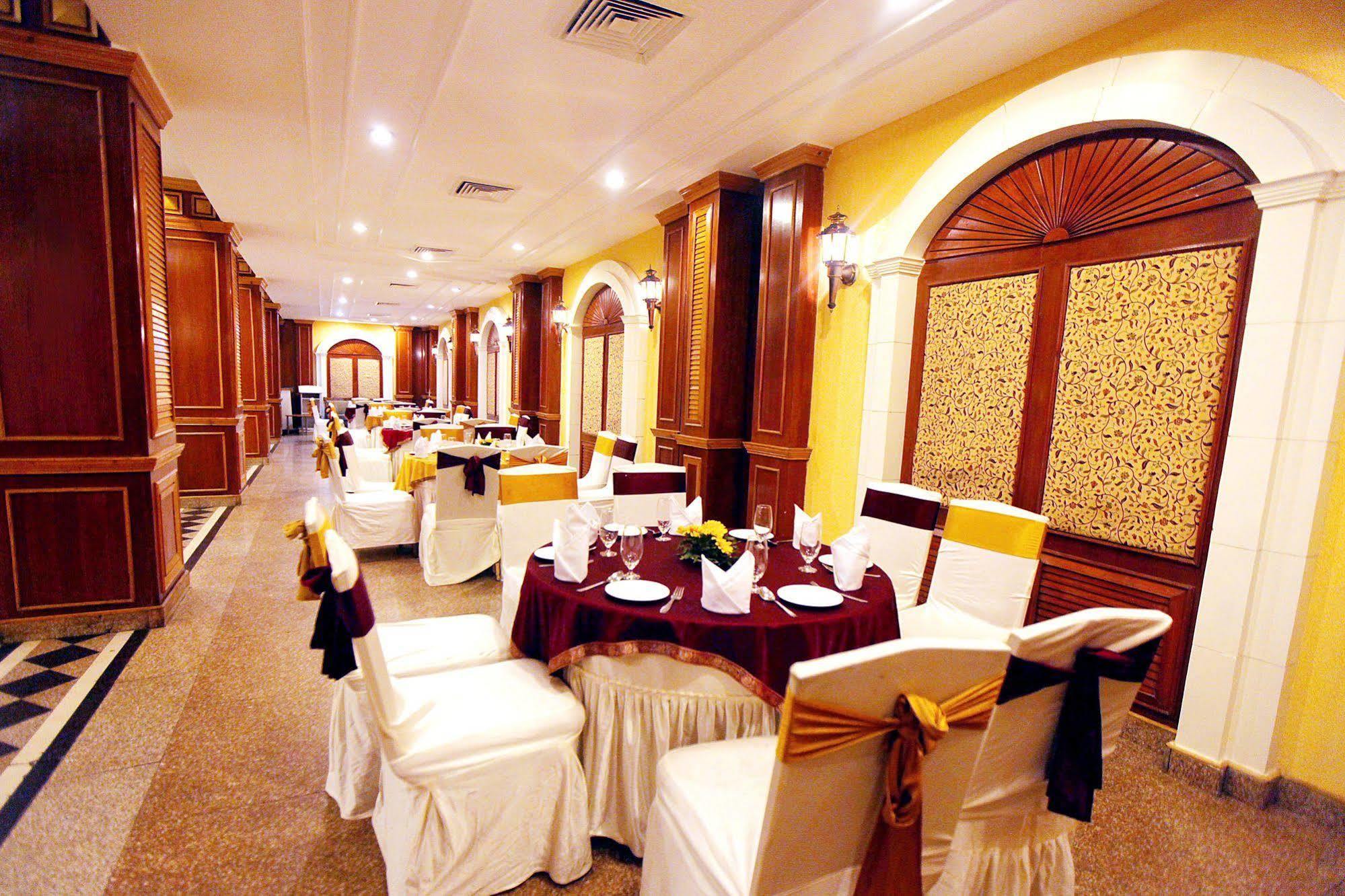 Kc Cross Road Hotel Panchkula Exterior photo